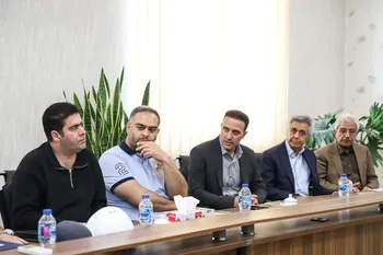 جلسه مدیرعامل با پیمانکاران نیایش