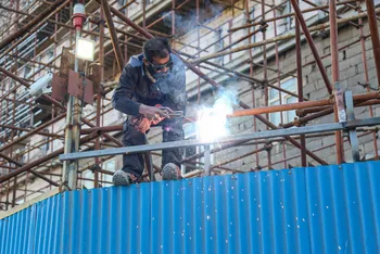 نصب و اجرای دیوار کیان پارس
